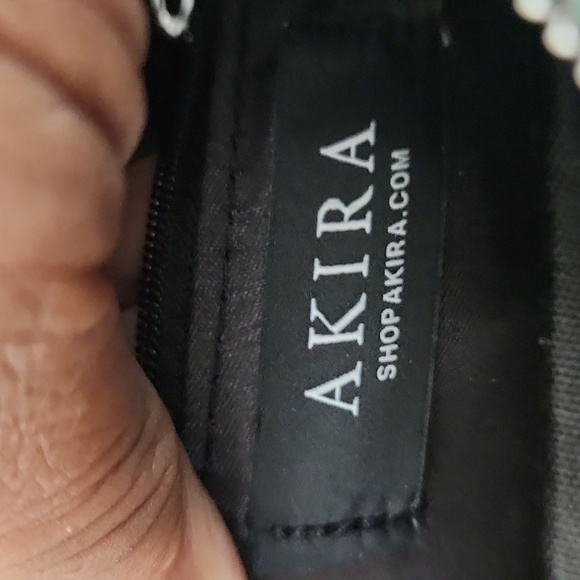 AKIRA GREEN HANDBAG NEW WITHOUT TAG - Picture 2 of 4